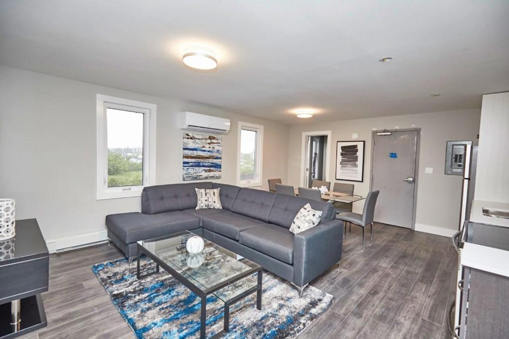 Clifton Hill Hideaway 4B - Two Bedroom Condo Niagara Falls Exterior photo