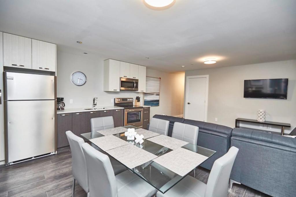 Clifton Hill Hideaway 4B - Two Bedroom Condo Niagara Falls Exterior photo